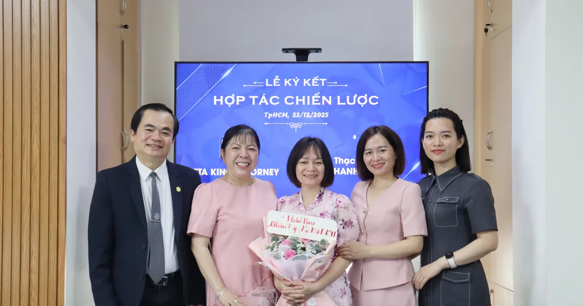 Lễ ký kết hợp tác giữa Công ty Cổ phần Meta King Attorney và bà ThS. Phạm Thanh Phương.
