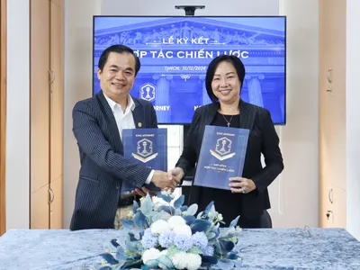  LỄ KÝ KẾT HỢP TÁC GIỮA CÔNG TY CP KING ATTORNEY VÀ BÀ NGÔ THỊ KIM TRANG - PHÓ VIỆN TRƯỞNG VIỆN NGHIÊN CỨU ỨNG DỤNG ĐỔI MỚI SÁNG TẠO QUẢN TRỊ DOANH NGHIỆP (3AI) 