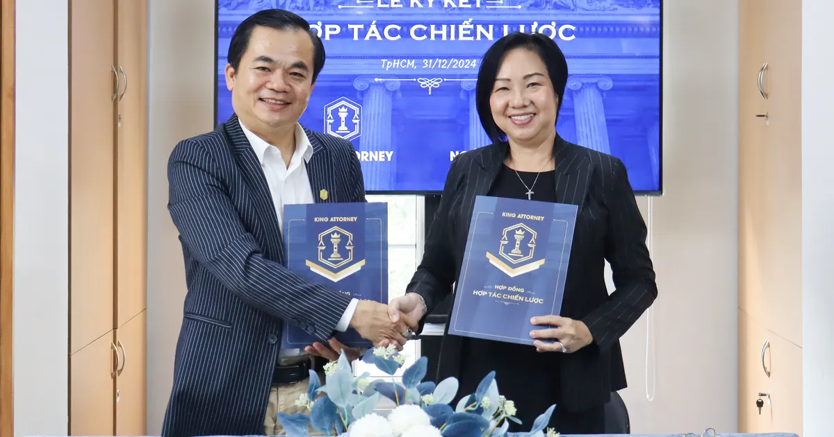  LỄ KÝ KẾT HỢP TÁC GIỮA CÔNG TY CP KING ATTORNEY VÀ BÀ NGÔ THỊ KIM TRANG - PHÓ VIỆN TRƯỞNG VIỆN NGHIÊN CỨU ỨNG DỤNG ĐỔI MỚI SÁNG TẠO QUẢN TRỊ DOANH NGHIỆP (3AI) 