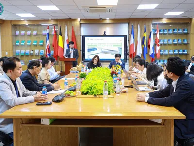  King Attorney tham dự tọa đàm “Pháp luật so sánh trong việc xây dựng chiến lược công bố bài báo quốc tế”